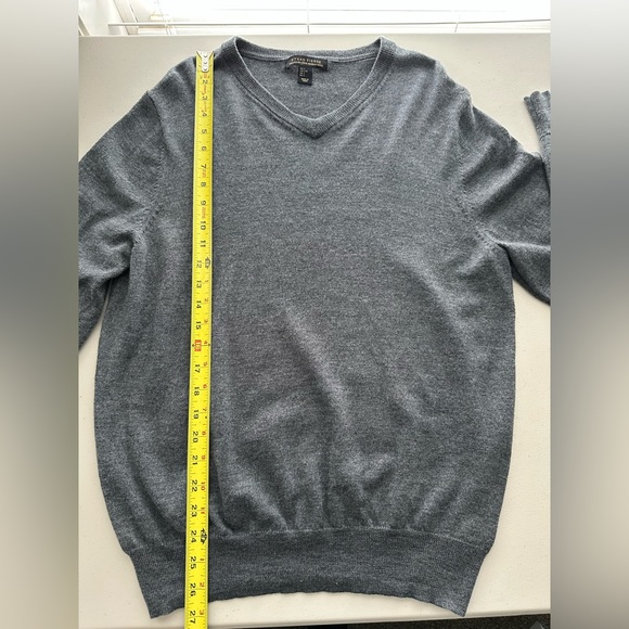 ETHAN PIERCE 100% Extra Fine Merino Wool Lightweight V Neck Sweater Men’s Large - Picture 6 of 8